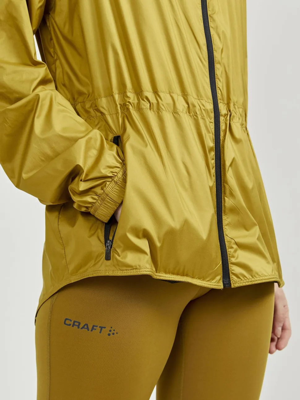 WOMEN'S ADV CHARGE TRAINING WIND JACKET