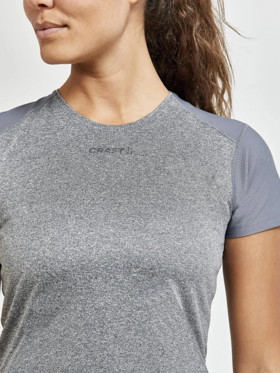 WOMENS ADV ESSENCE SS SLIM TEE