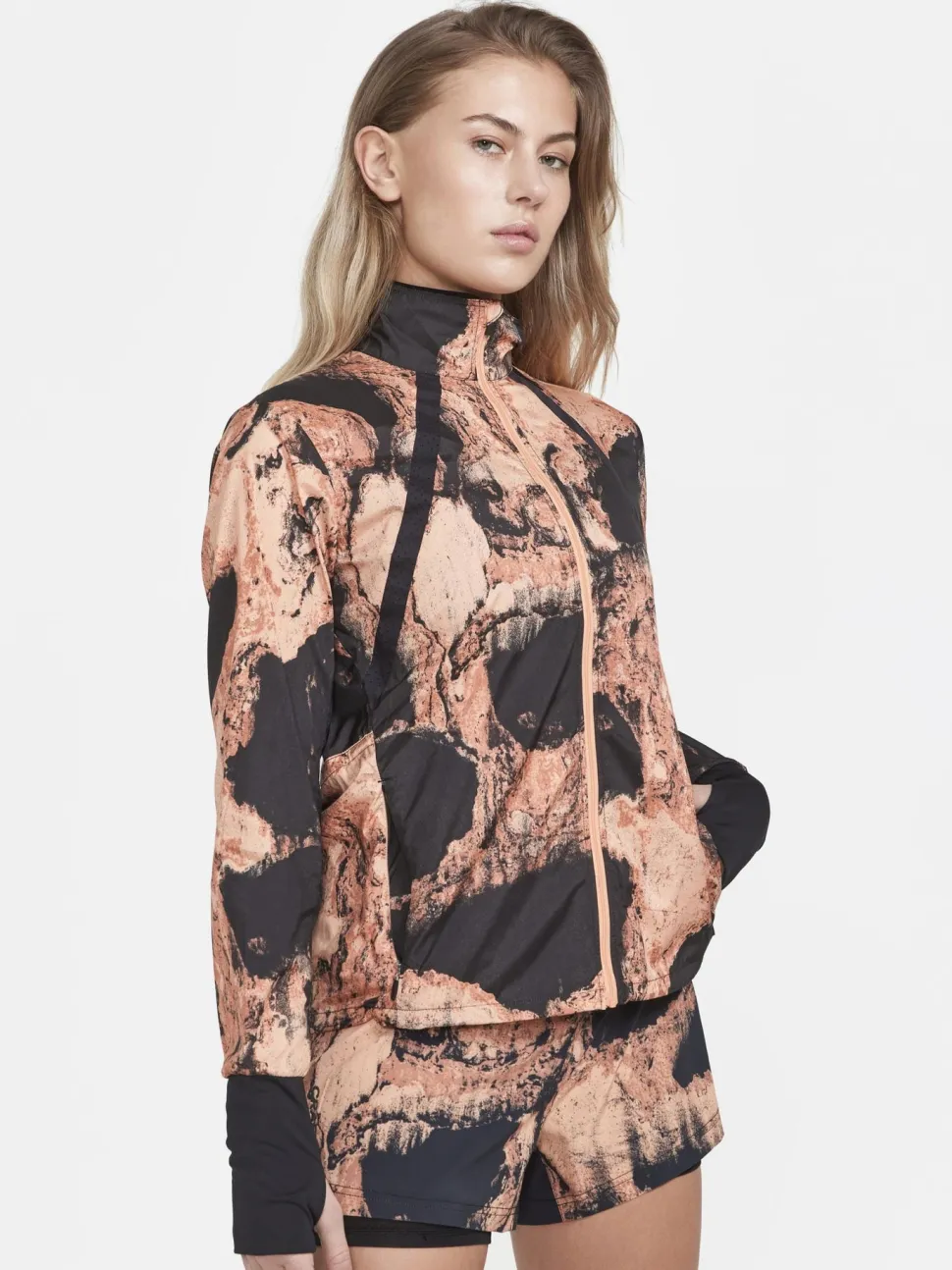 WOMEN'S ADV ESSENCE WIND JACKET - GLOW-MULTI