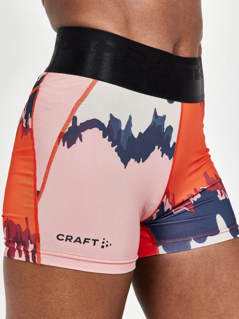Women's CORE Essence Training Hot Pants