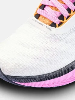 Women's Endurance 2 Running Shoe - Ash White/Fuchsia