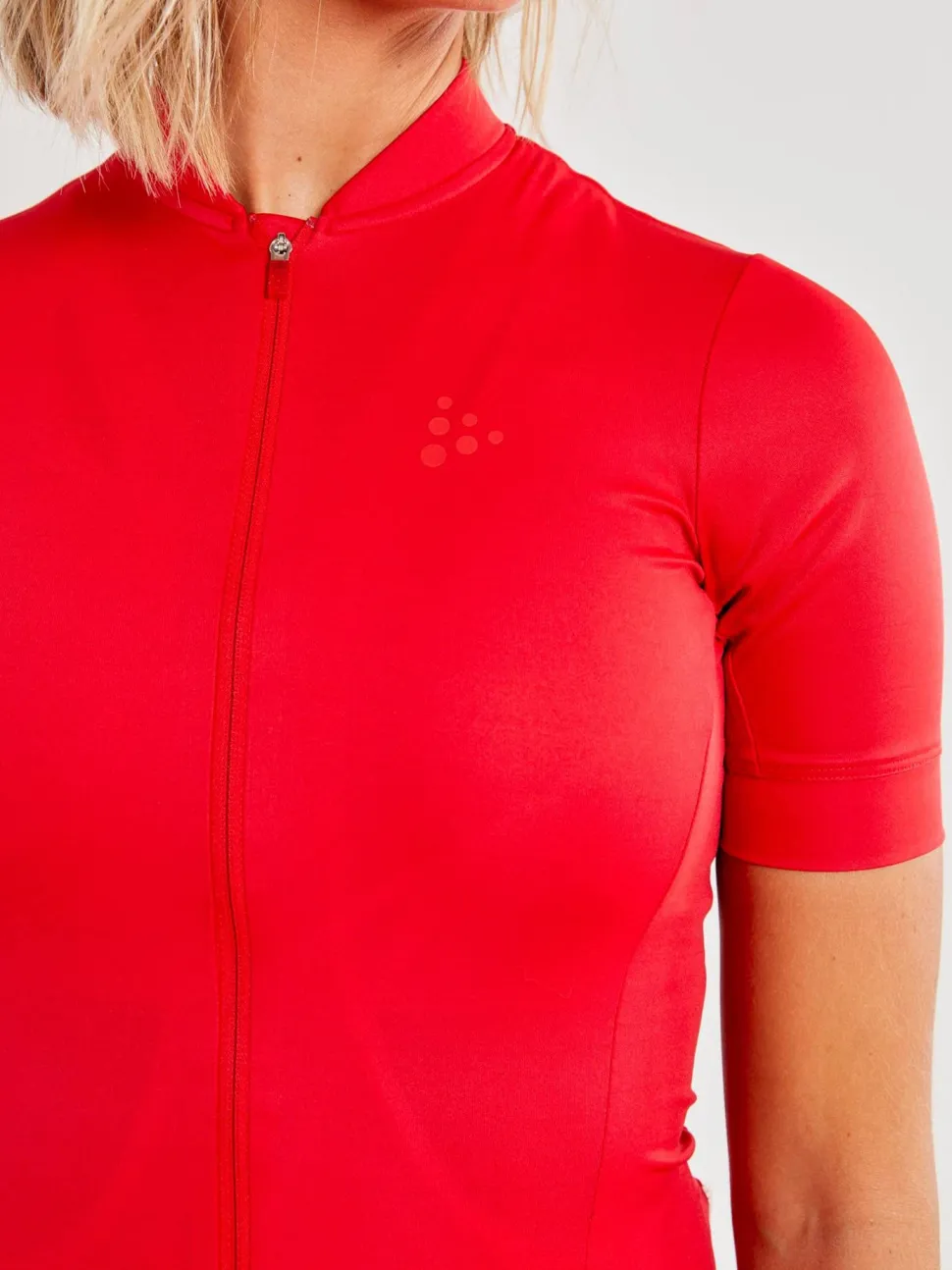 WOMEN'S ESSENCE CYCLING JERSEY - BRIGHT RED