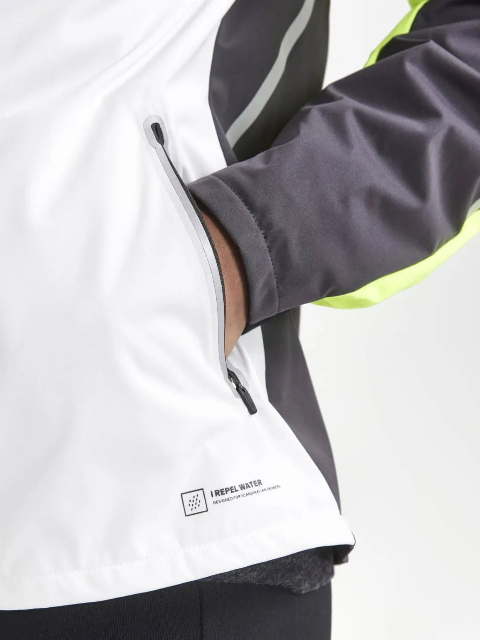 WOMEN'S PRO HYDRO LUMEN RUNNING JACKET 2